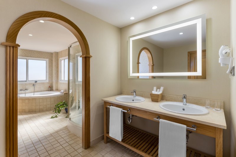 Elba Sara Beach & Golf Resort 41 - Bathroom Example
