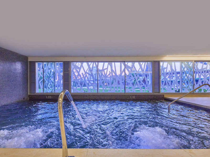 BG Tonga Tower Design Hotel & Suites 6