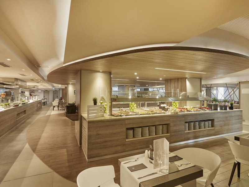 BG Tonga Tower Design Hotel & Suites 9