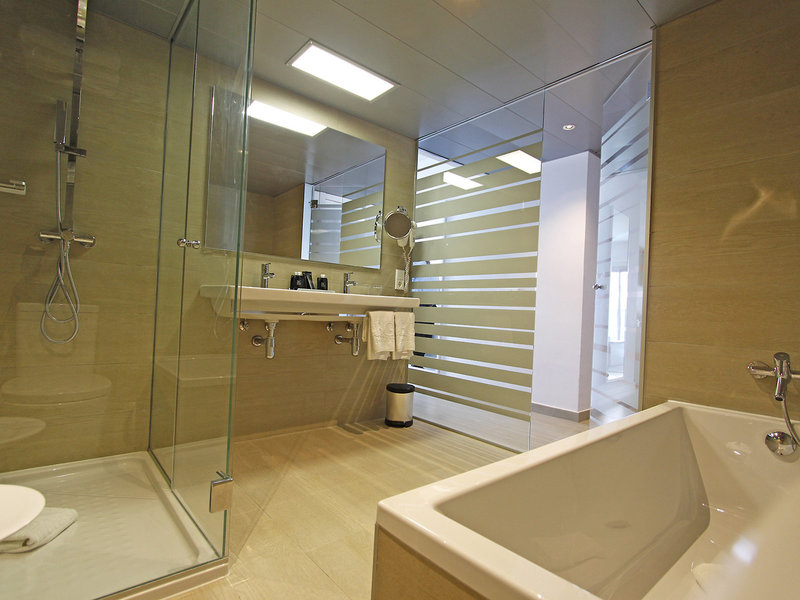 BG Tonga Tower Design Hotel & Suites 14