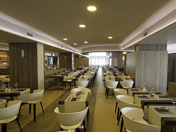 BG Tonga Tower Design Hotel & Suites 5