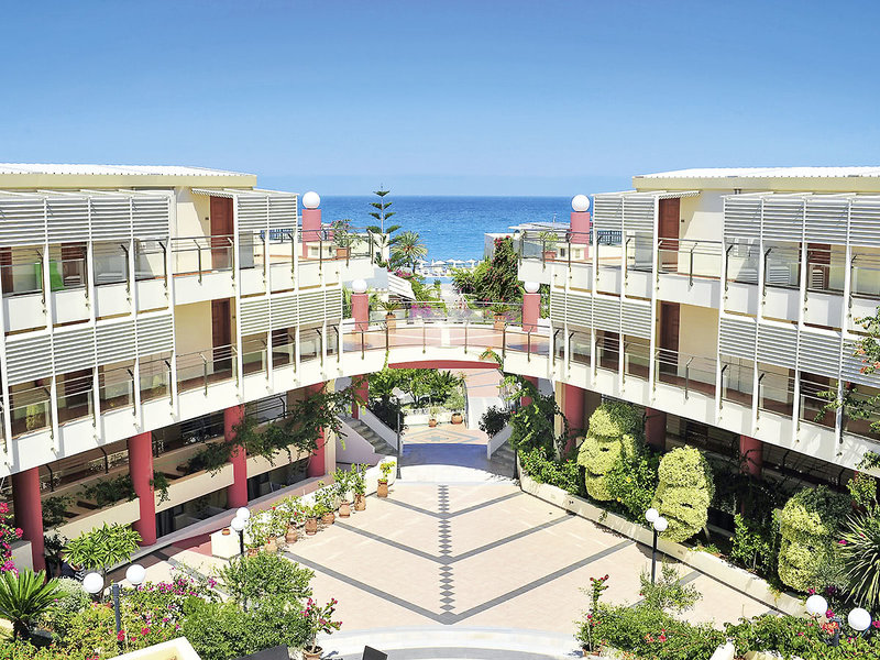 Hydramis Palace Beach Resort 9