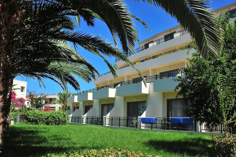 Hydramis Palace Beach Resort 40