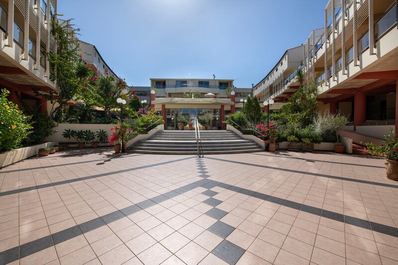 Hydramis Palace Beach Resort 88