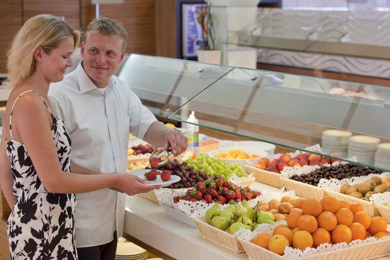 Vista Park Hotel & Apartments 12