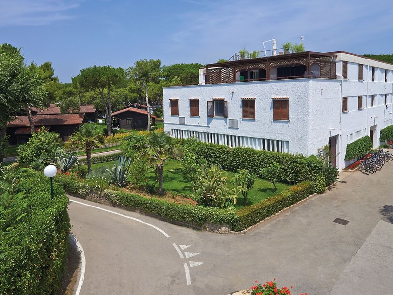 Villaggio Camping Baia Domizia 4