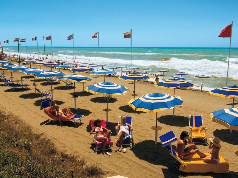 Villaggio Camping Baia Domizia 10