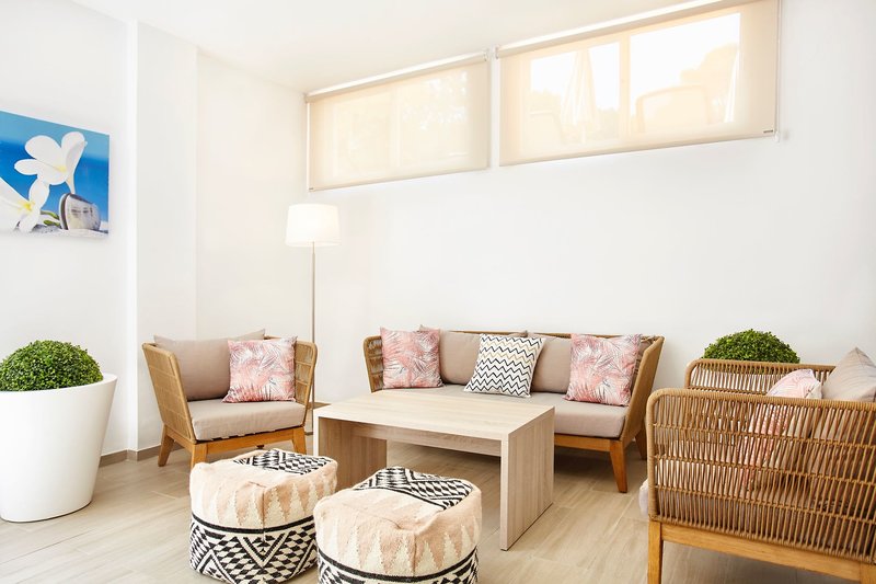 Universal Apartamentos Laguna Garden  8