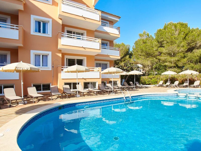 Universal Apartamentos Laguna Garden  1