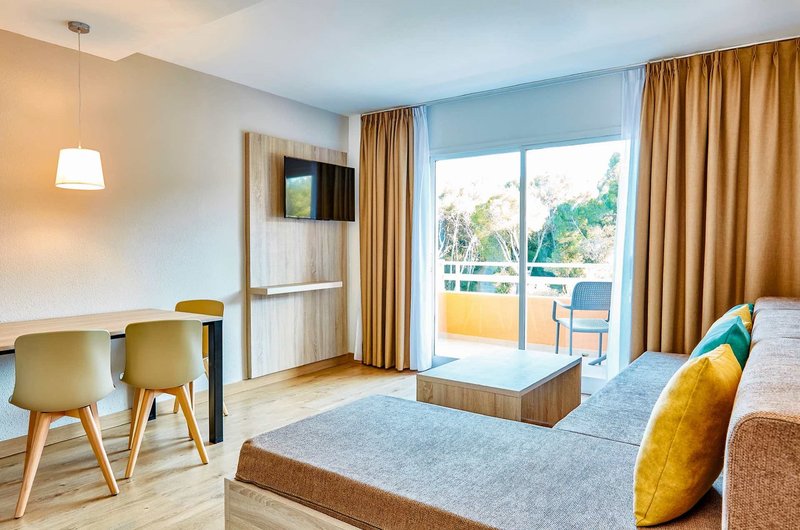 Universal Apartamentos Laguna Garden 8