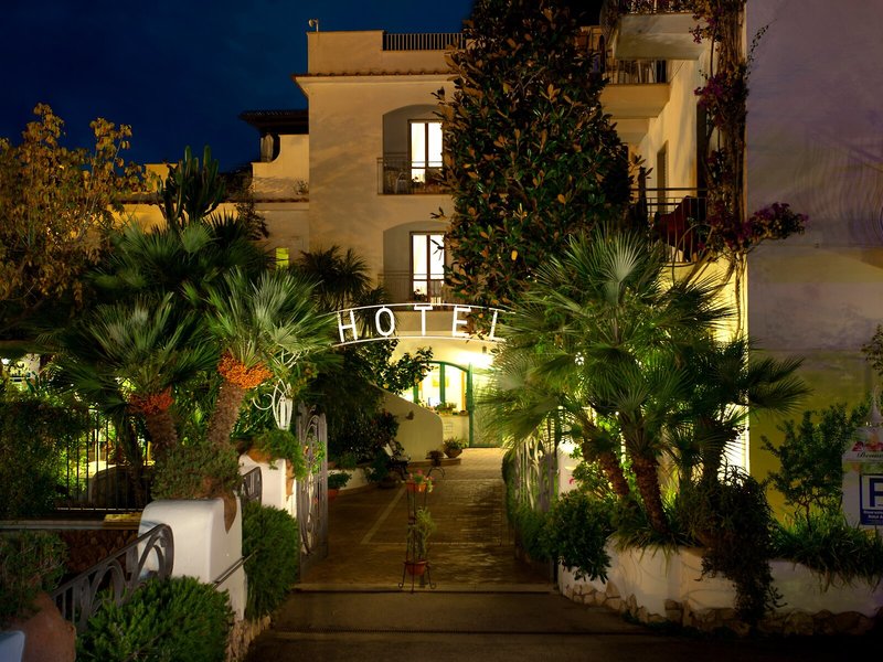 Aurora Hotel & Suites Sperlonga