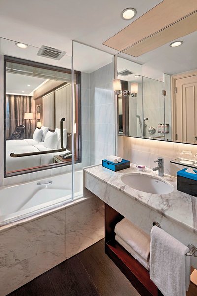 Mövenpick Hotel Hanoi Centre 14