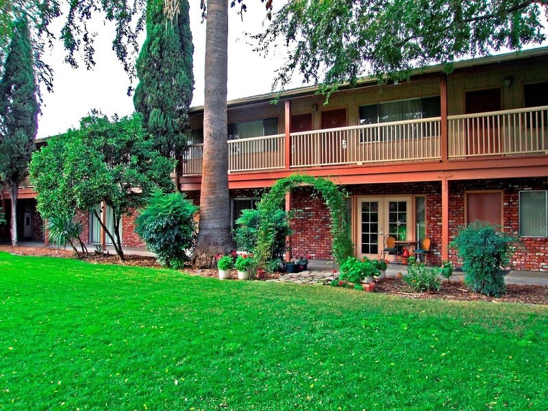 Best Western Village Inn