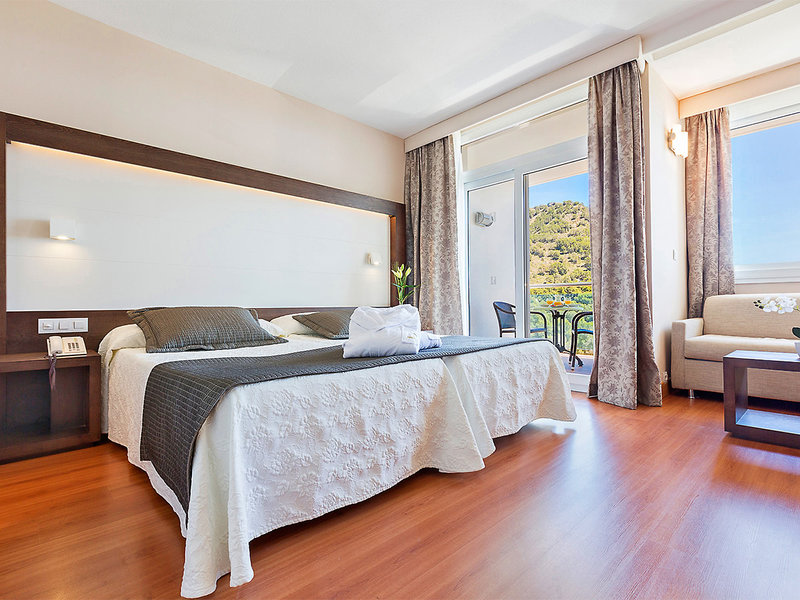Hipotels Eurotel Punta Rotja 10 - Room Example