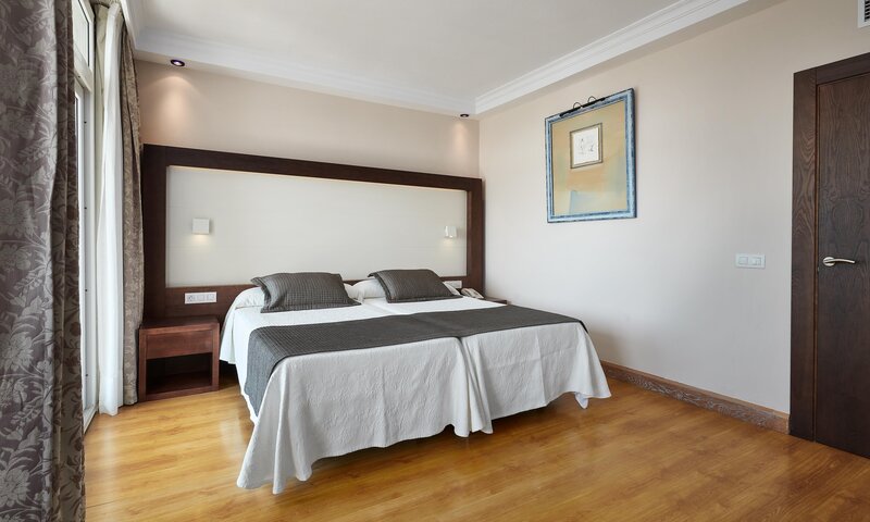 Hipotels Eurotel Punta Rotja 32 - Room Example
