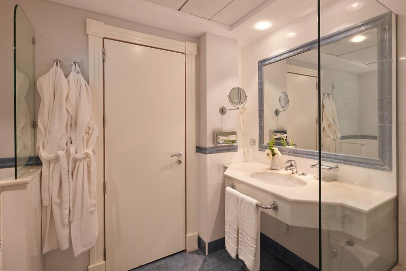 Hipotels Eurotel Punta Rotja 75 - Bathroom Example