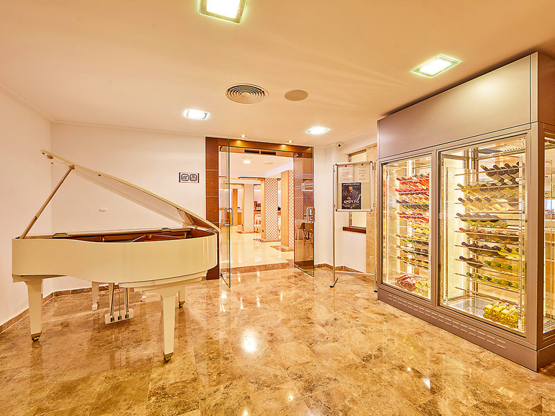 MLL Mediterranean Bay 10