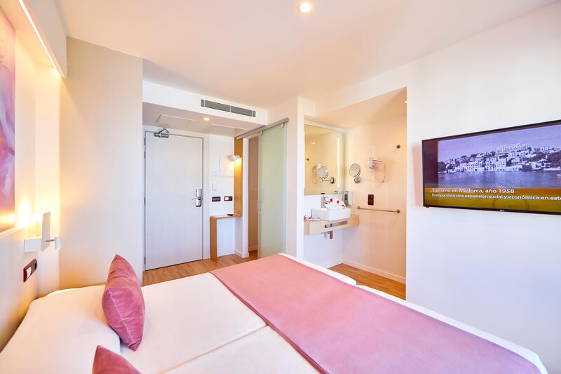 MLL Mediterranean Bay 26