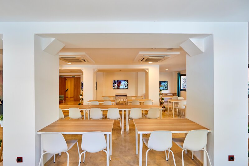 MLL Mediterranean Bay 32