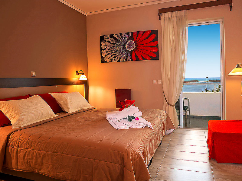 Kyparissia Beach Hotel 3