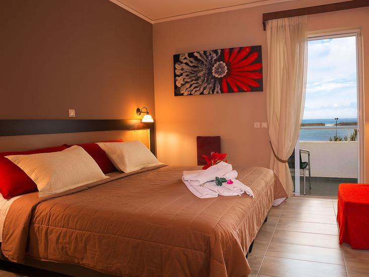 Kyparissia Beach Hotel 3