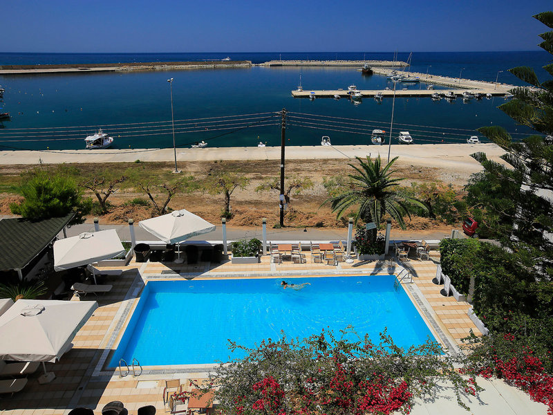 Kyparissia Beach Hotel 2