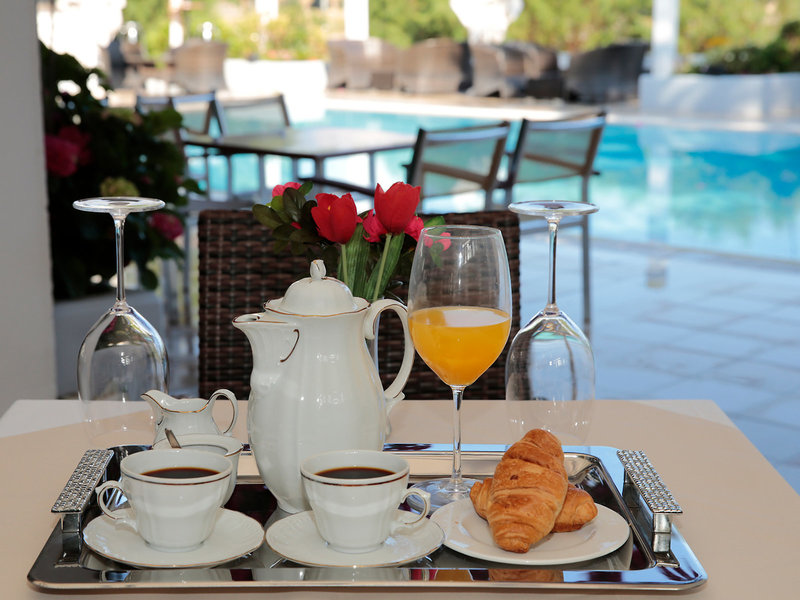 Kyparissia Beach Hotel 4