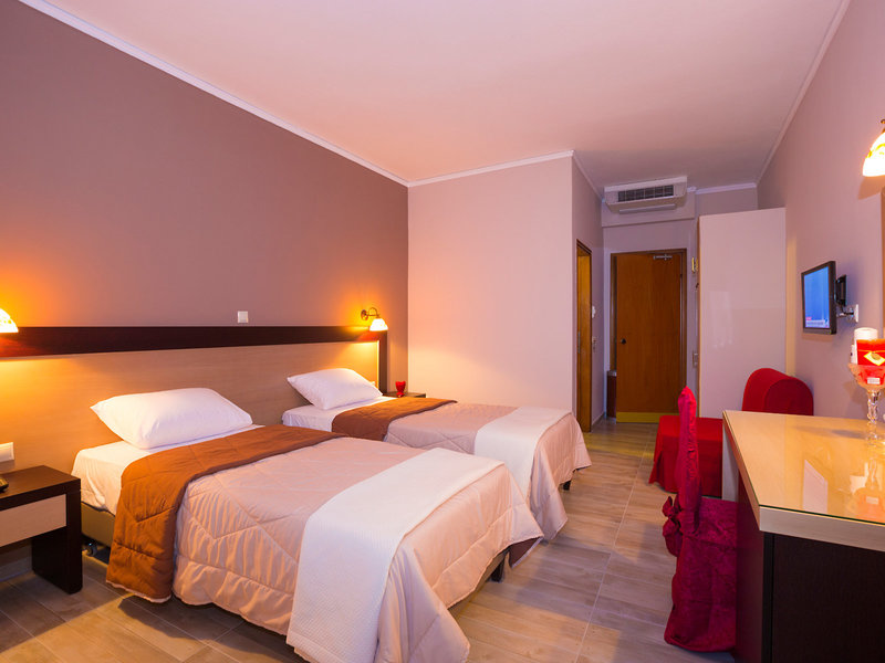 Kyparissia Beach Hotel 7