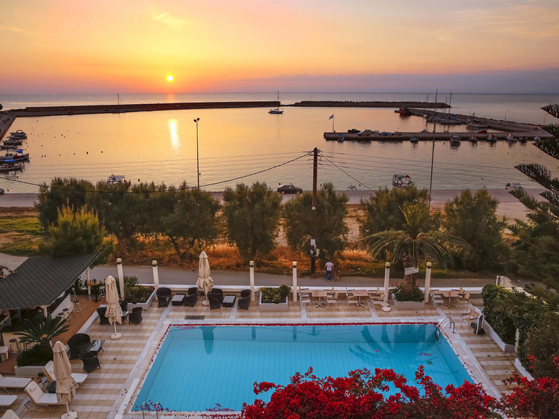 Kyparissia Beach Hotel 10