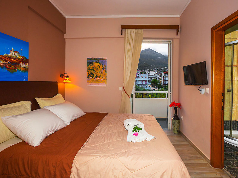 Kyparissia Beach Hotel 11