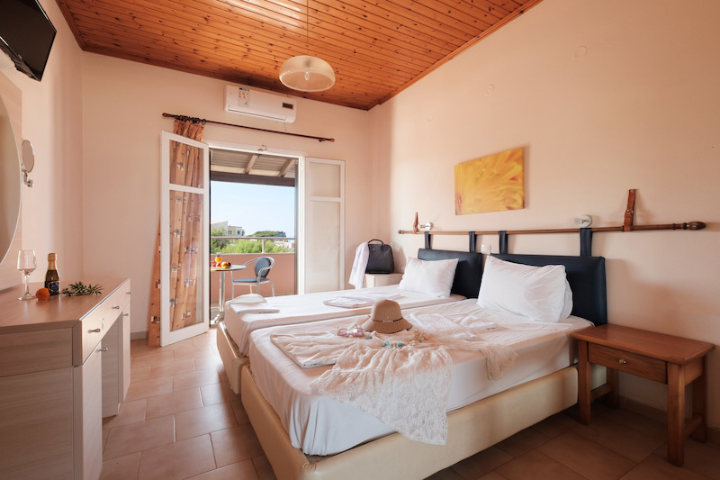 Canal D'Amour Village 5