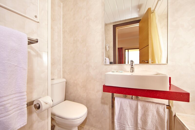 MLL Caribbean Bay 18