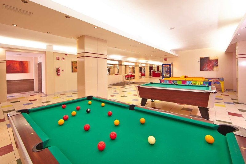 MLL Caribbean Bay 16