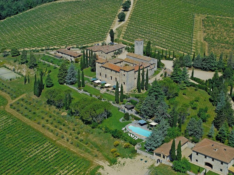Castello Di Spaltenna 4
