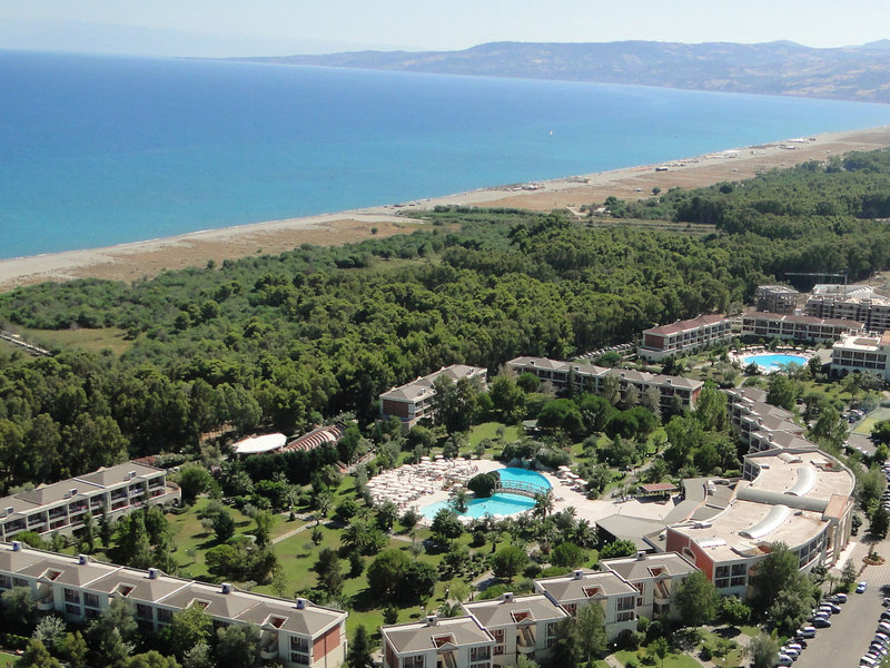 Akiris Hotel & Residence 1