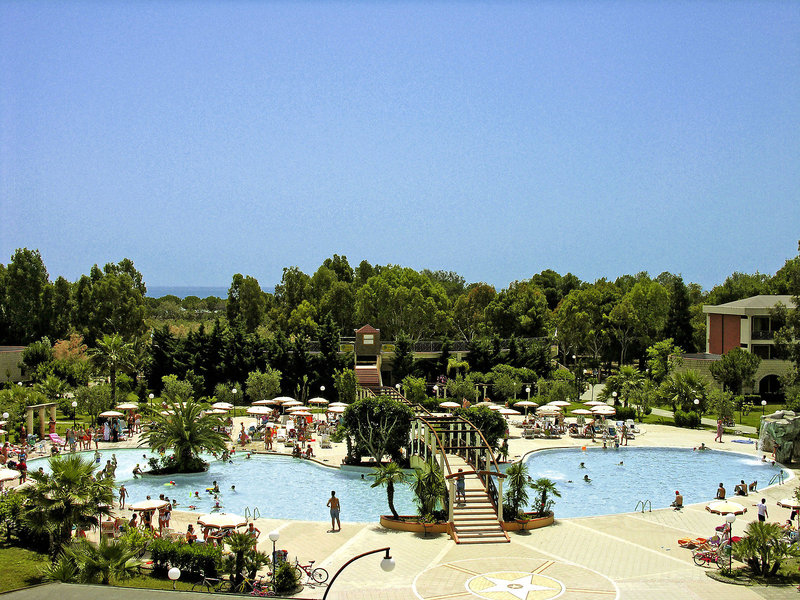 Akiris Hotel & Residence 5