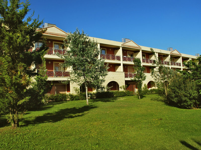 Akiris Hotel & Residence 8