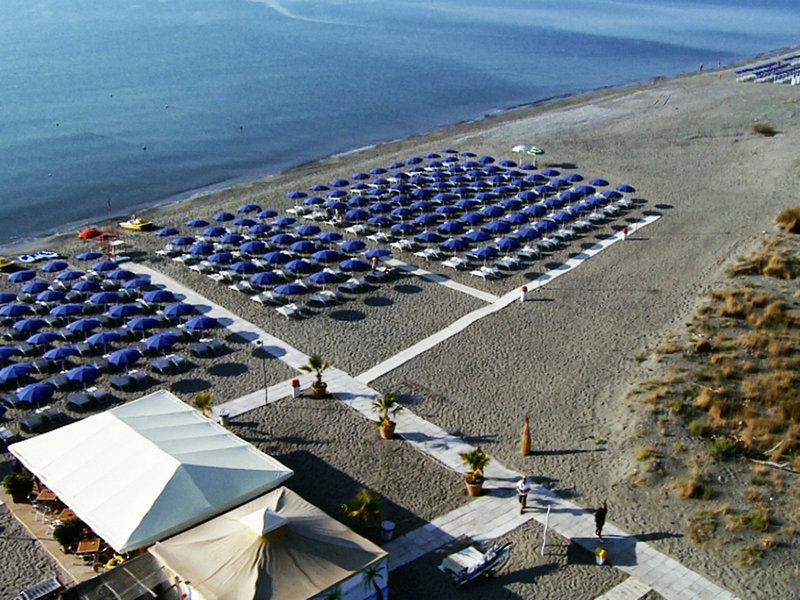 Akiris Hotel & Residence 10