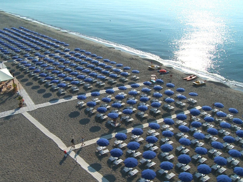 Akiris Hotel & Residence 11