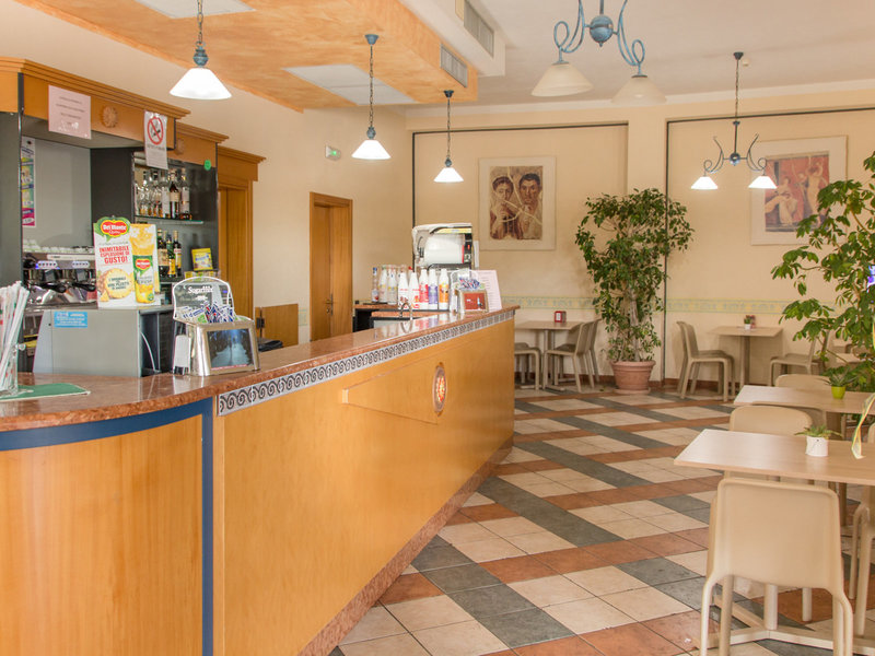 Akiris Hotel & Residence 21