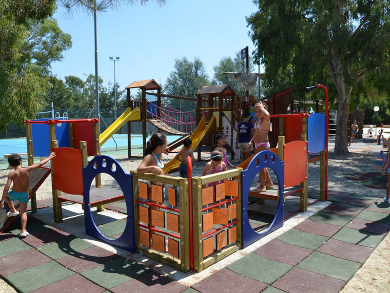 Akiris Hotel & Residence 37