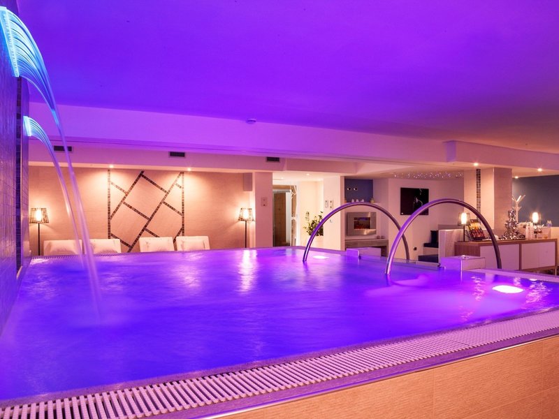 Akiris Hotel & Residence 49