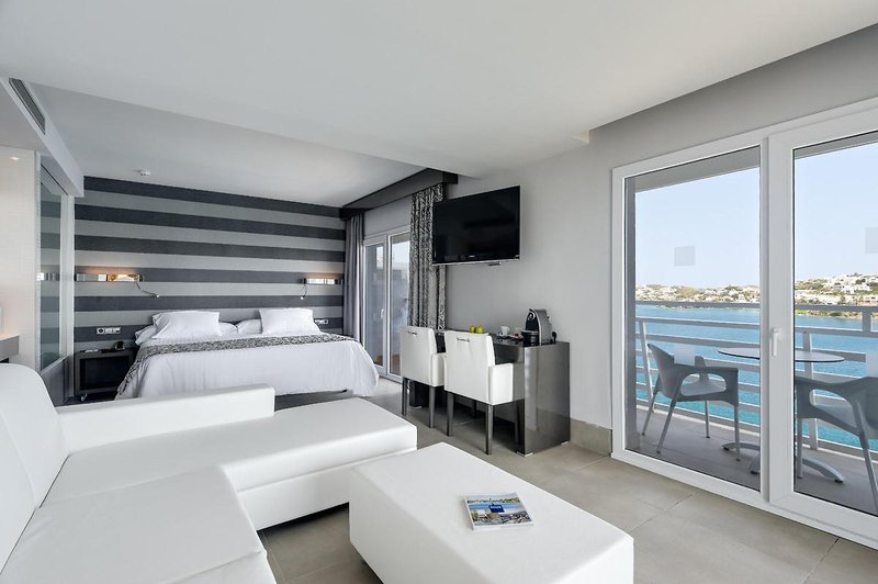 Barceló Hamilton Menorca 44