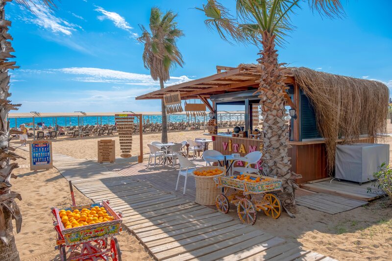 Royal Atlantis Beach 8