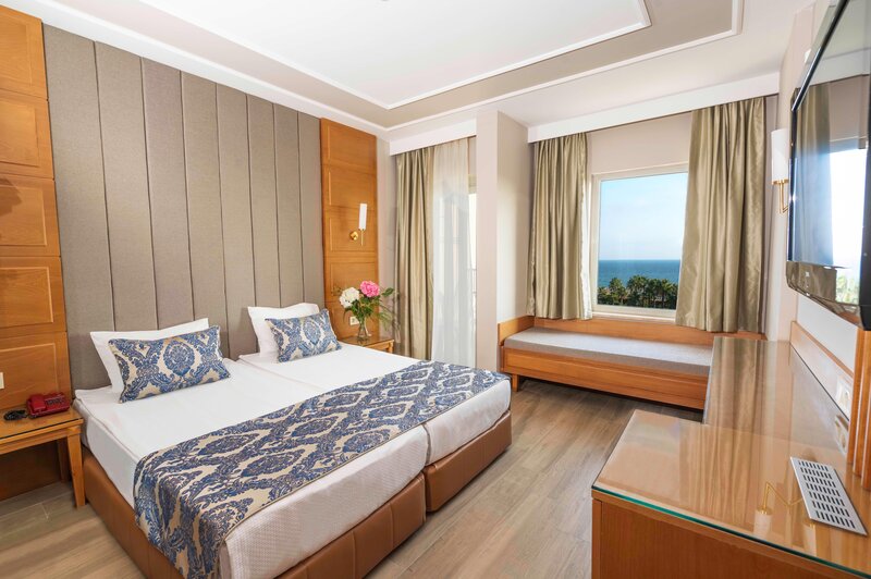 Royal Atlantis Beach 15