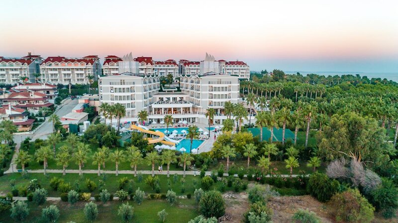 Royal Atlantis Beach 6