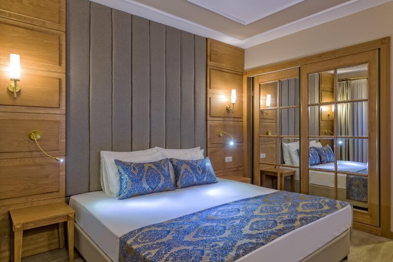 Royal Atlantis Beach 19