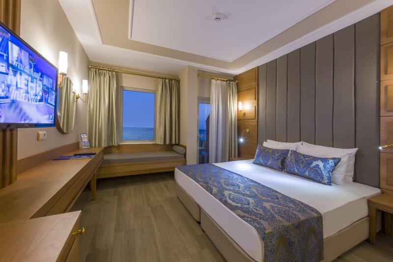 Royal Atlantis Beach 20