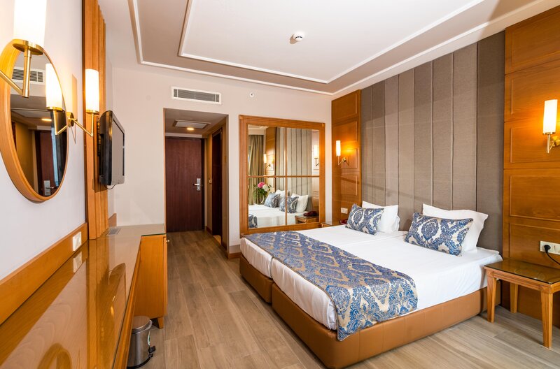Royal Atlantis Beach 40
