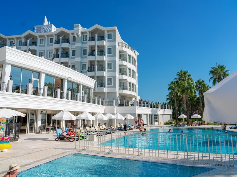 Royal Atlantis Beach 8